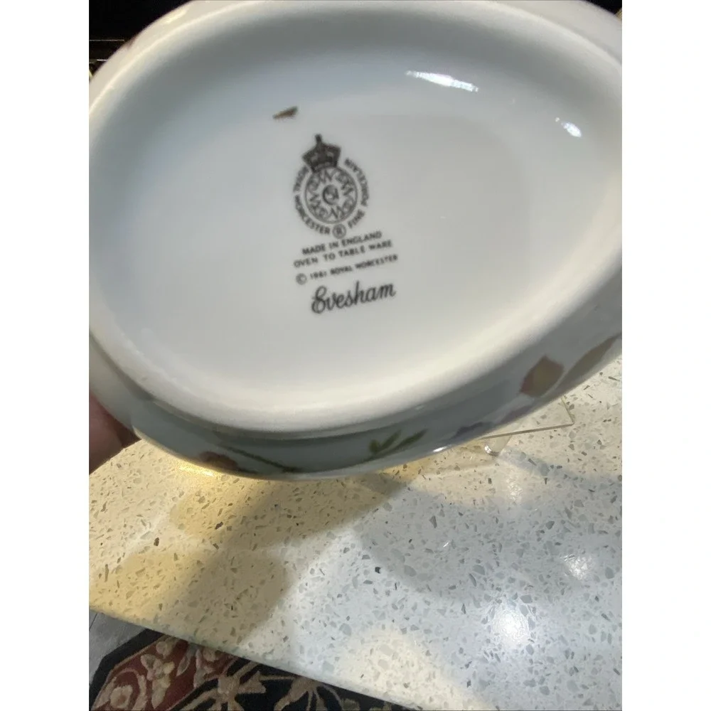 Royal Worcester Evesham Gold 5 1/2